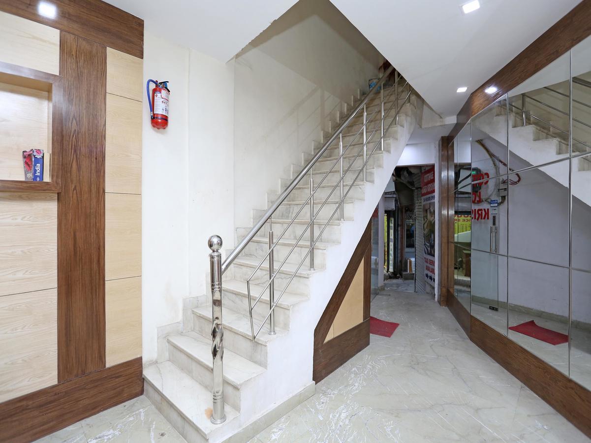 Oyo 9233 Hotel Cottage Lord Krishna New Delhi Exterior photo
